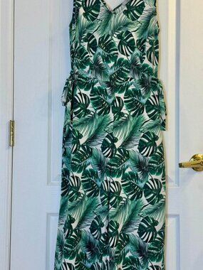 Dalia Green White Palm Leaf Print Sleeveless Jumpsuit Tie Waist Size 2